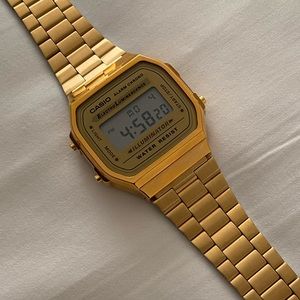 NEW Casio Watch